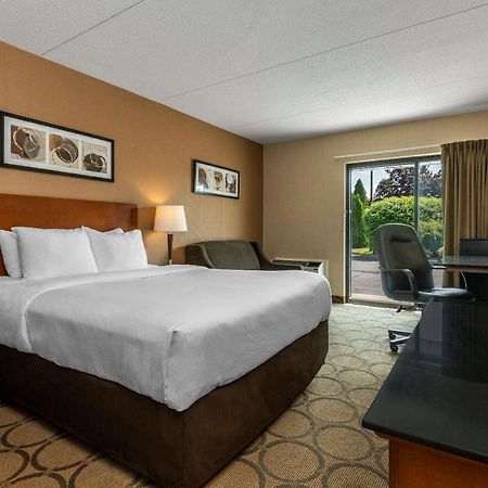 Comfort Inn Sherbrooke Bagian luar foto