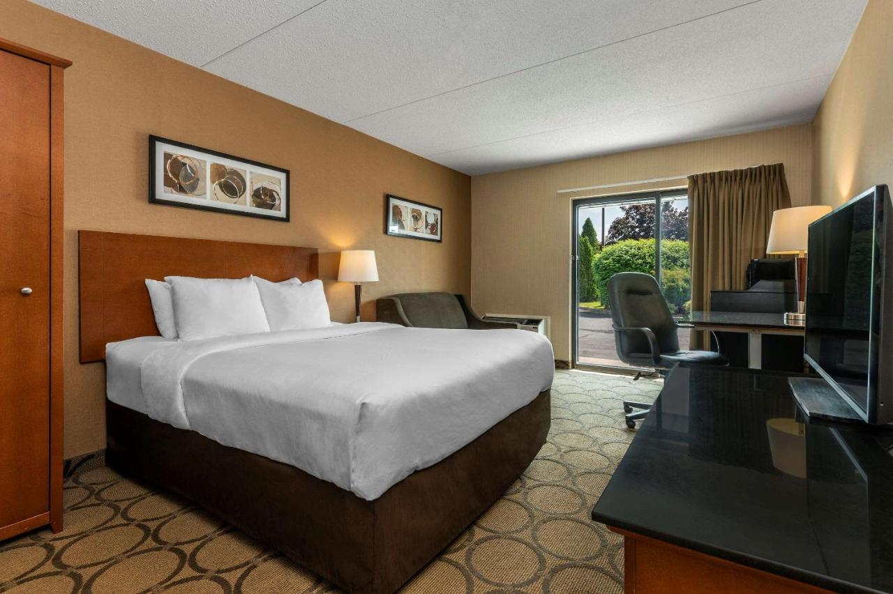 Comfort Inn Sherbrooke Bagian luar foto