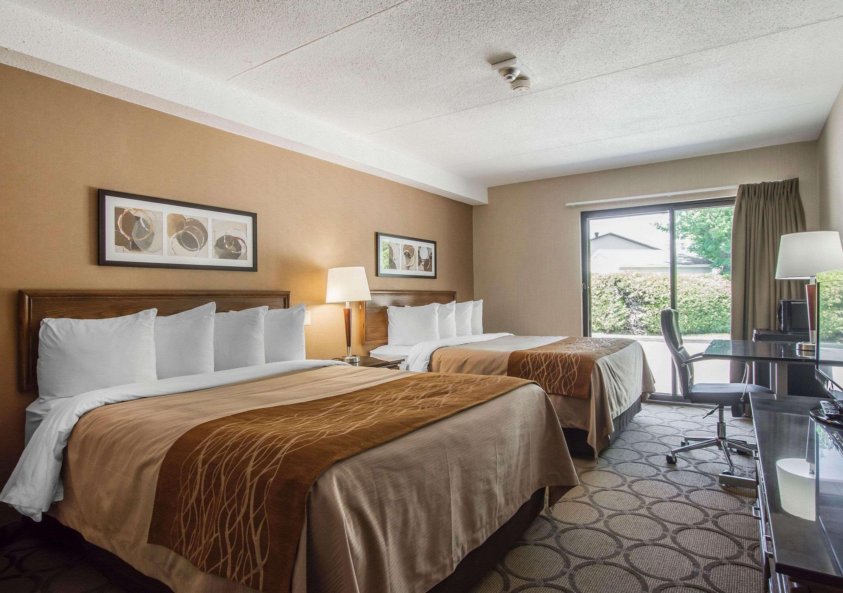 Comfort Inn Sherbrooke Bagian luar foto