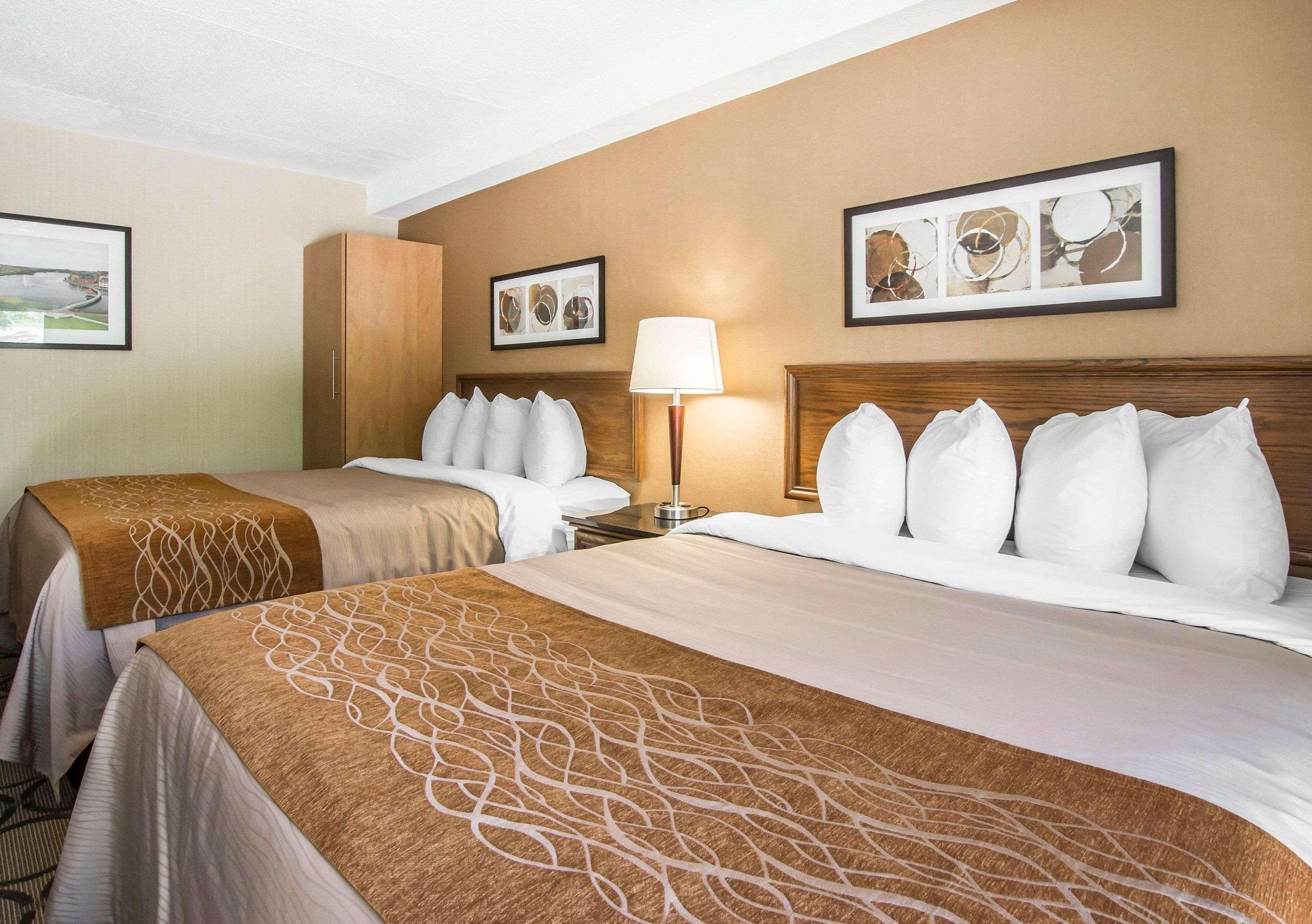 Comfort Inn Sherbrooke Bagian luar foto
