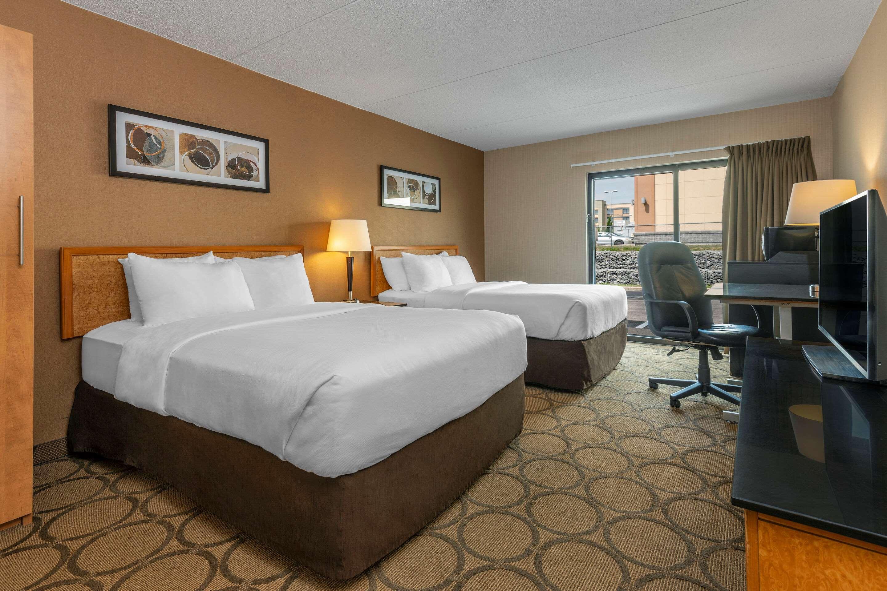 Comfort Inn Sherbrooke Bagian luar foto