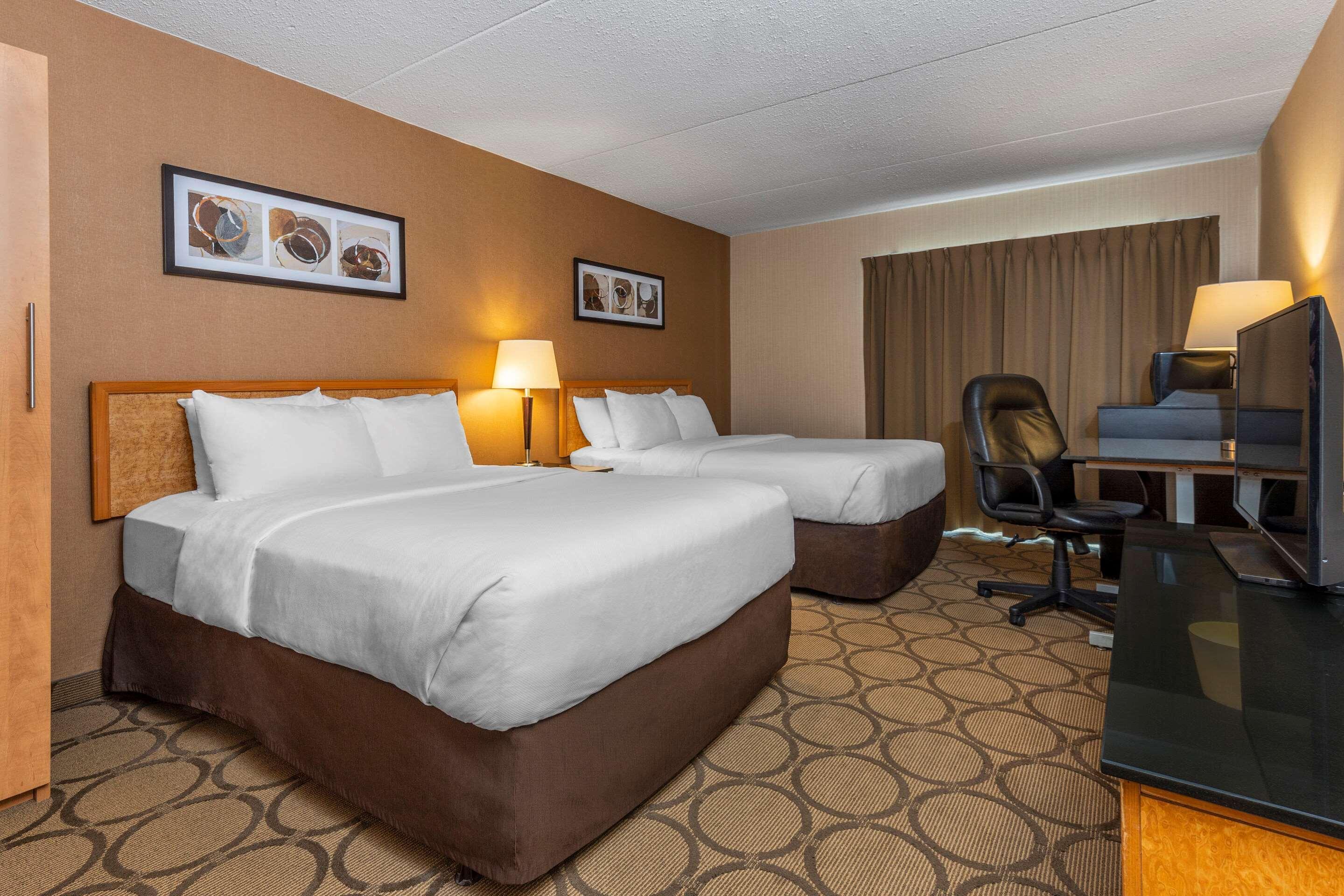 Comfort Inn Sherbrooke Bagian luar foto