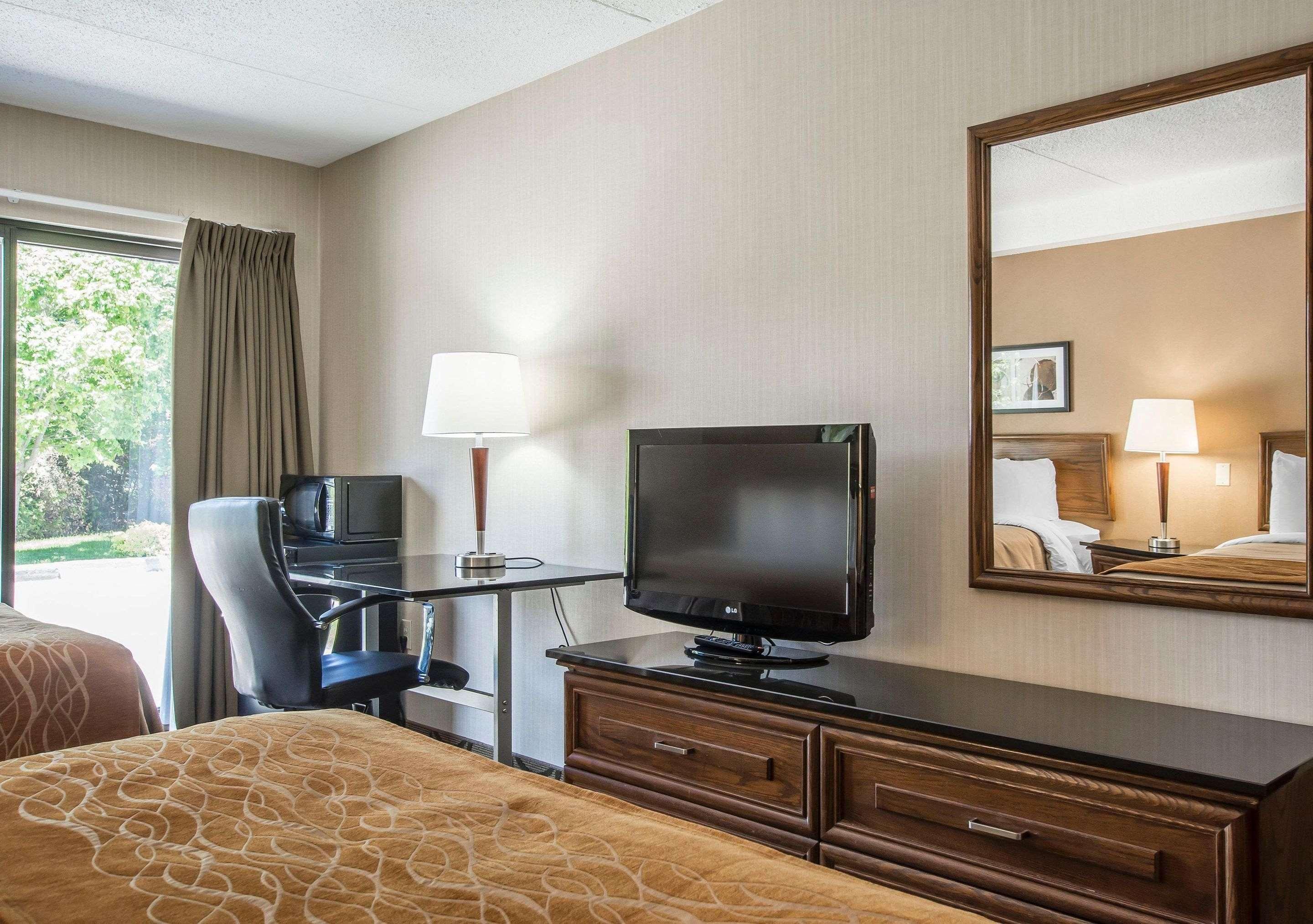 Comfort Inn Sherbrooke Bagian luar foto