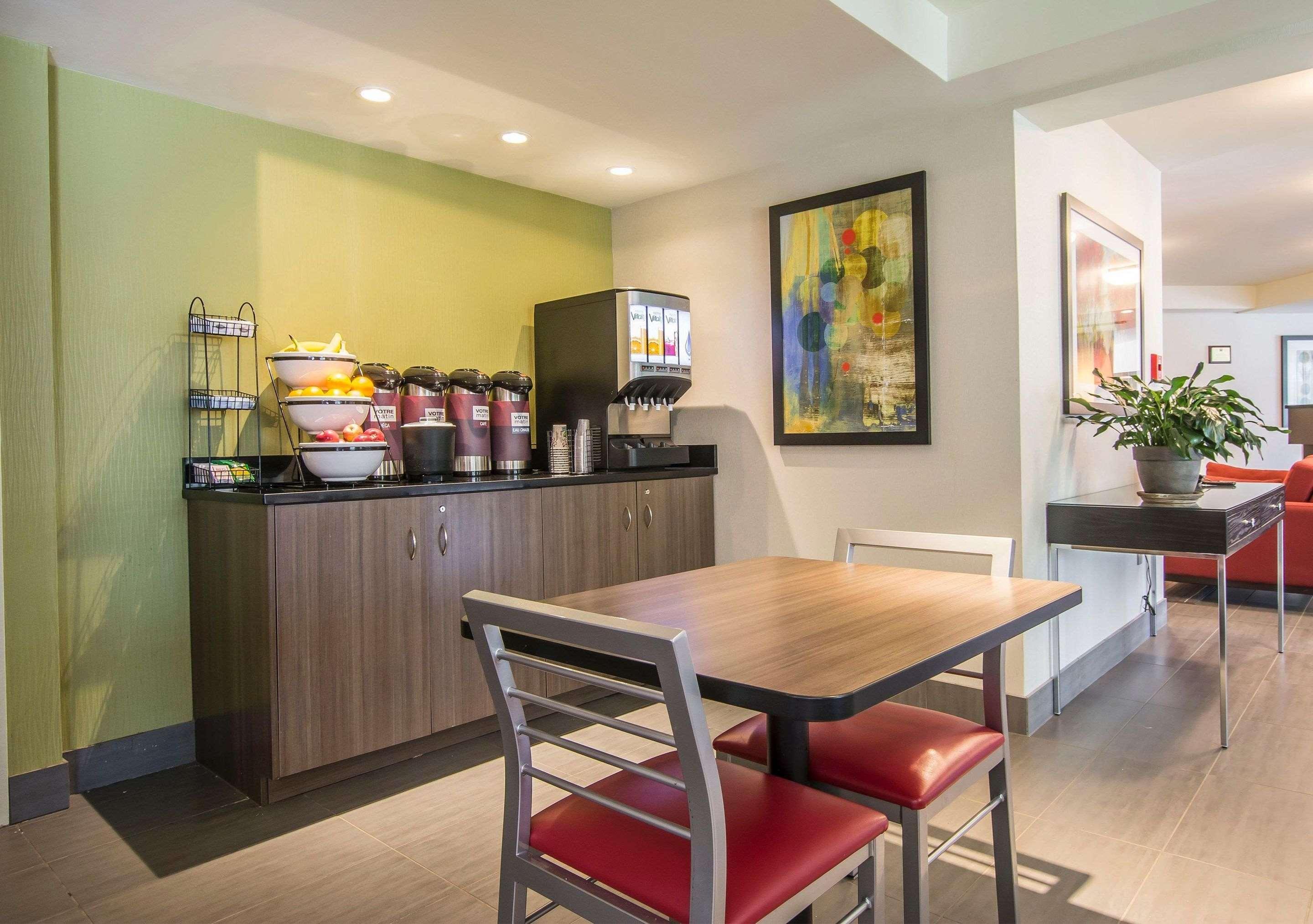 Comfort Inn Sherbrooke Bagian luar foto