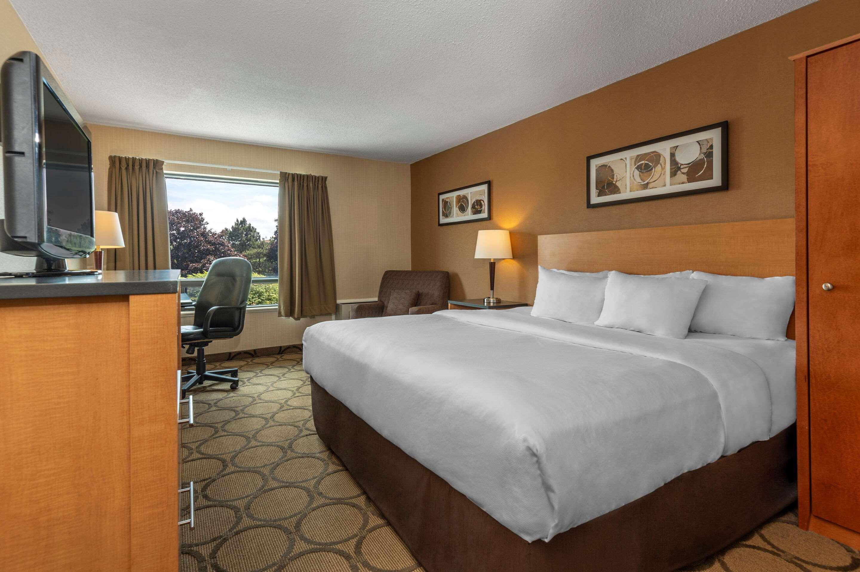 Comfort Inn Sherbrooke Bagian luar foto