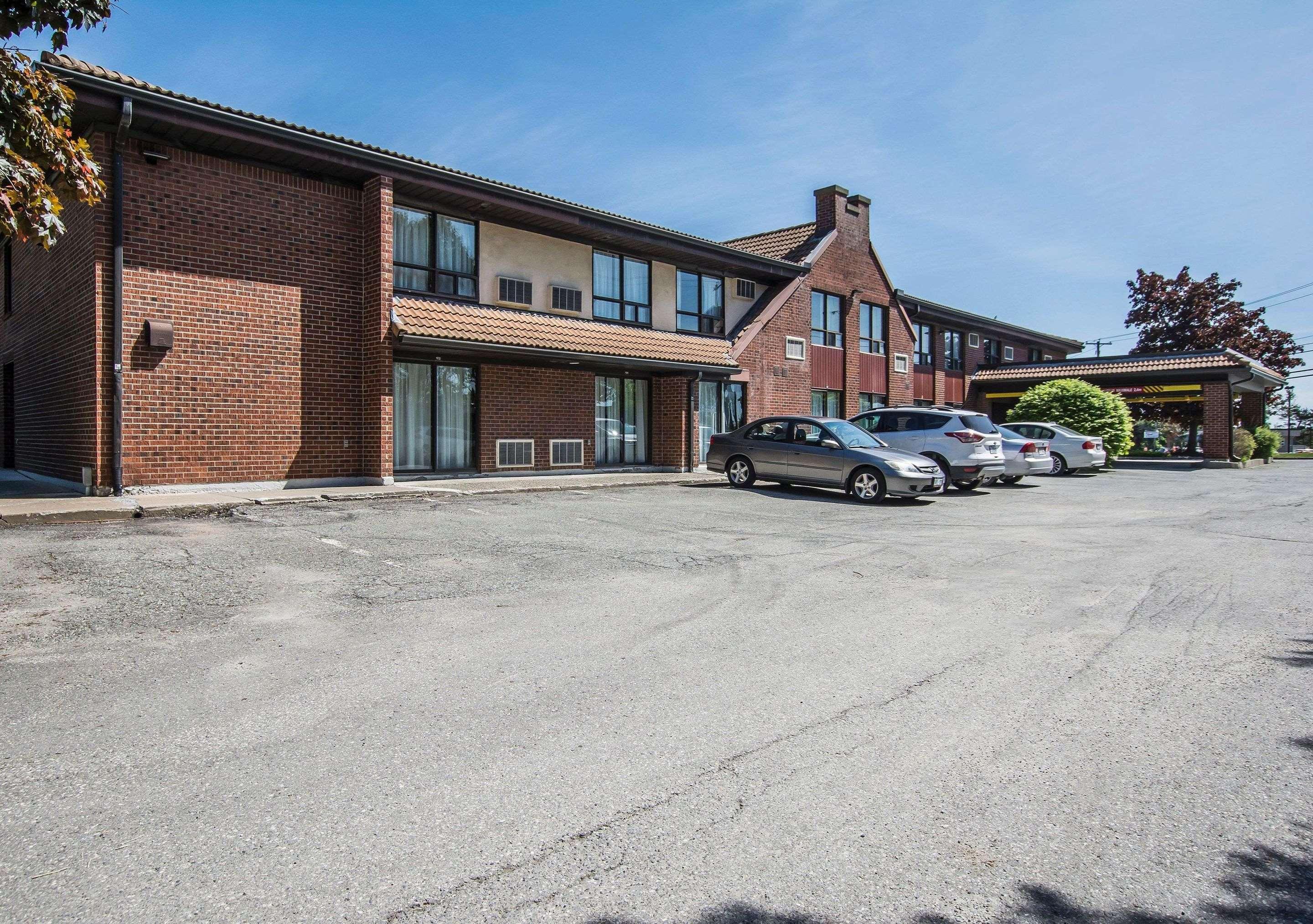 Comfort Inn Sherbrooke Bagian luar foto