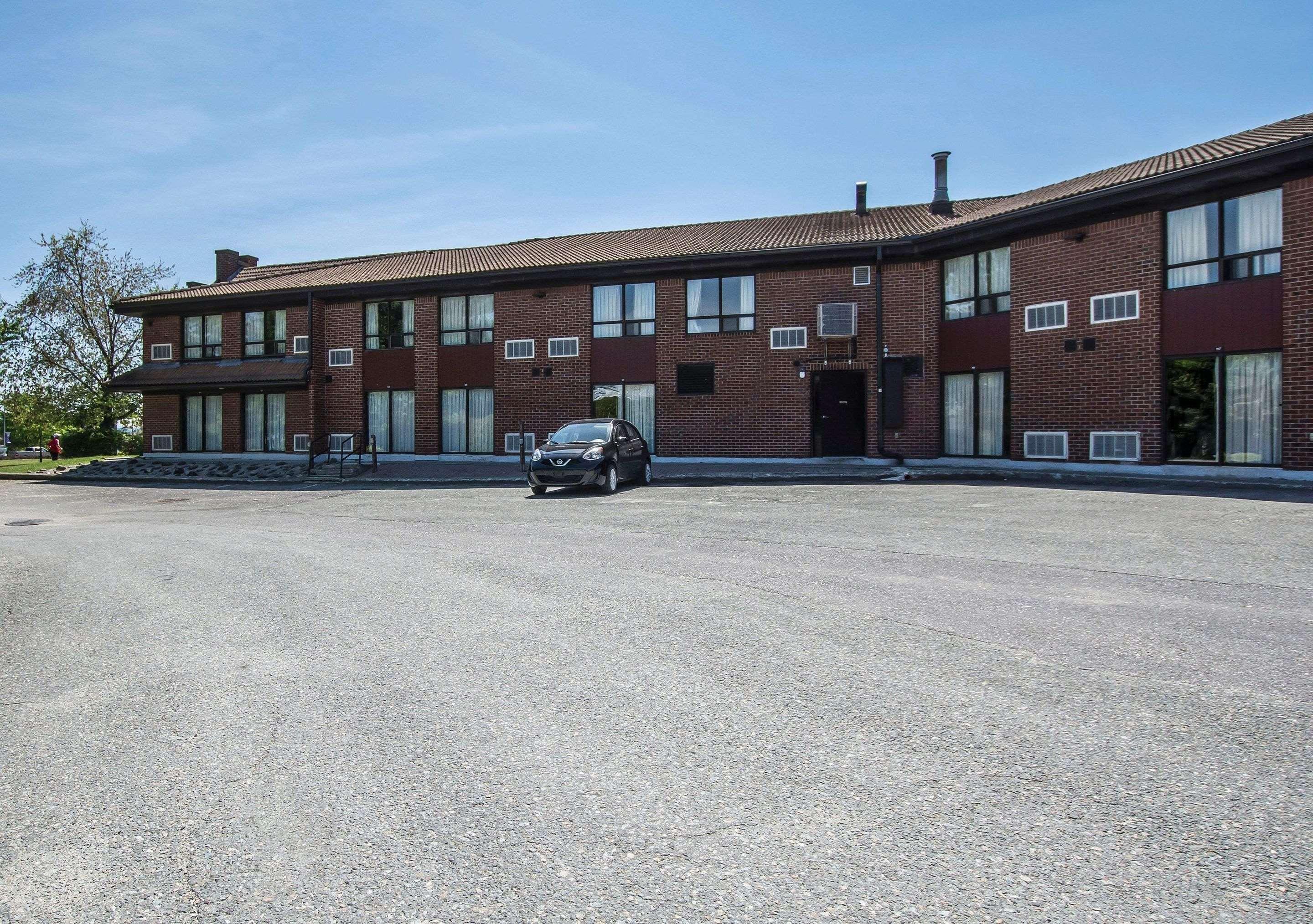 Comfort Inn Sherbrooke Bagian luar foto