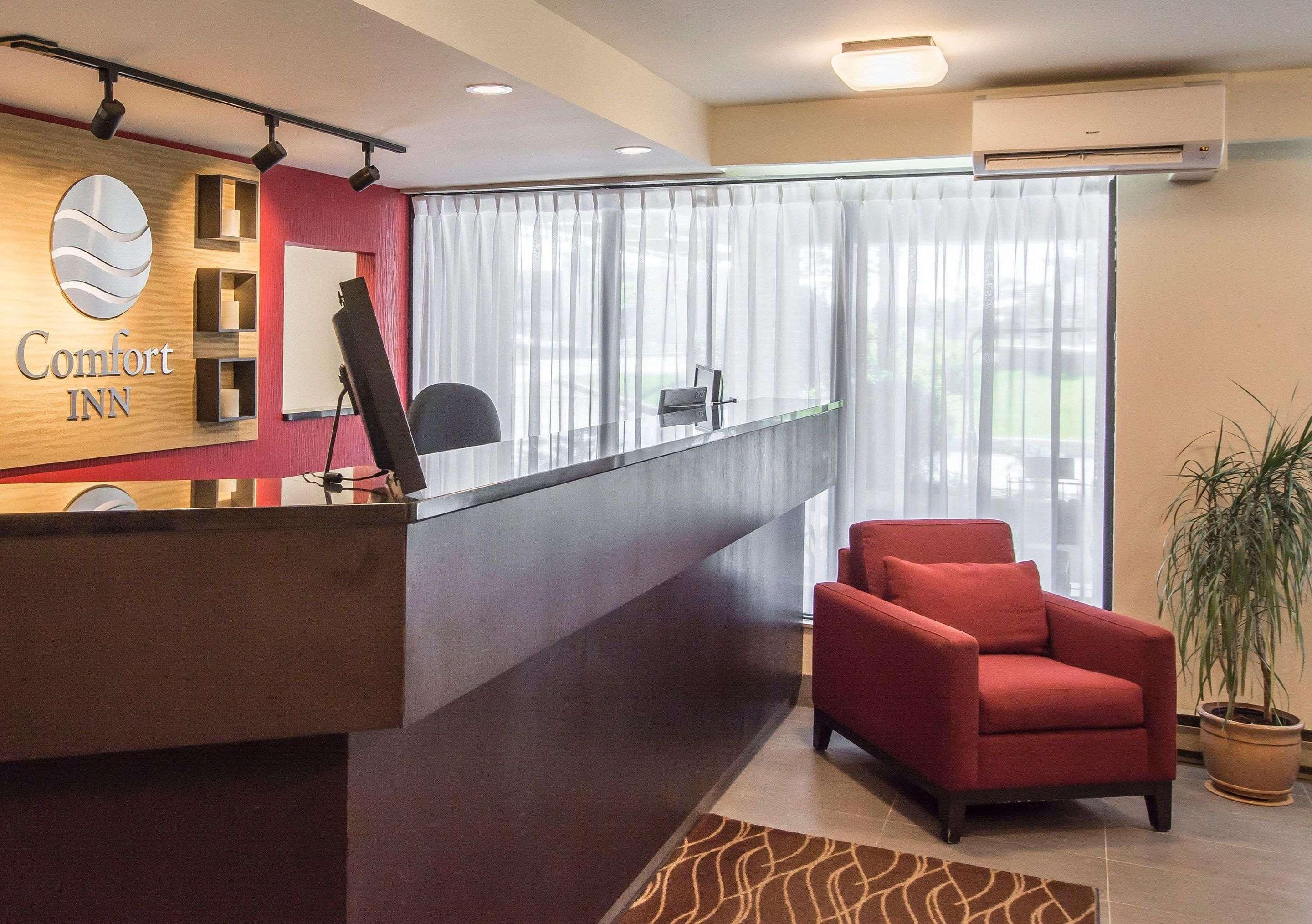 Comfort Inn Sherbrooke Bagian luar foto
