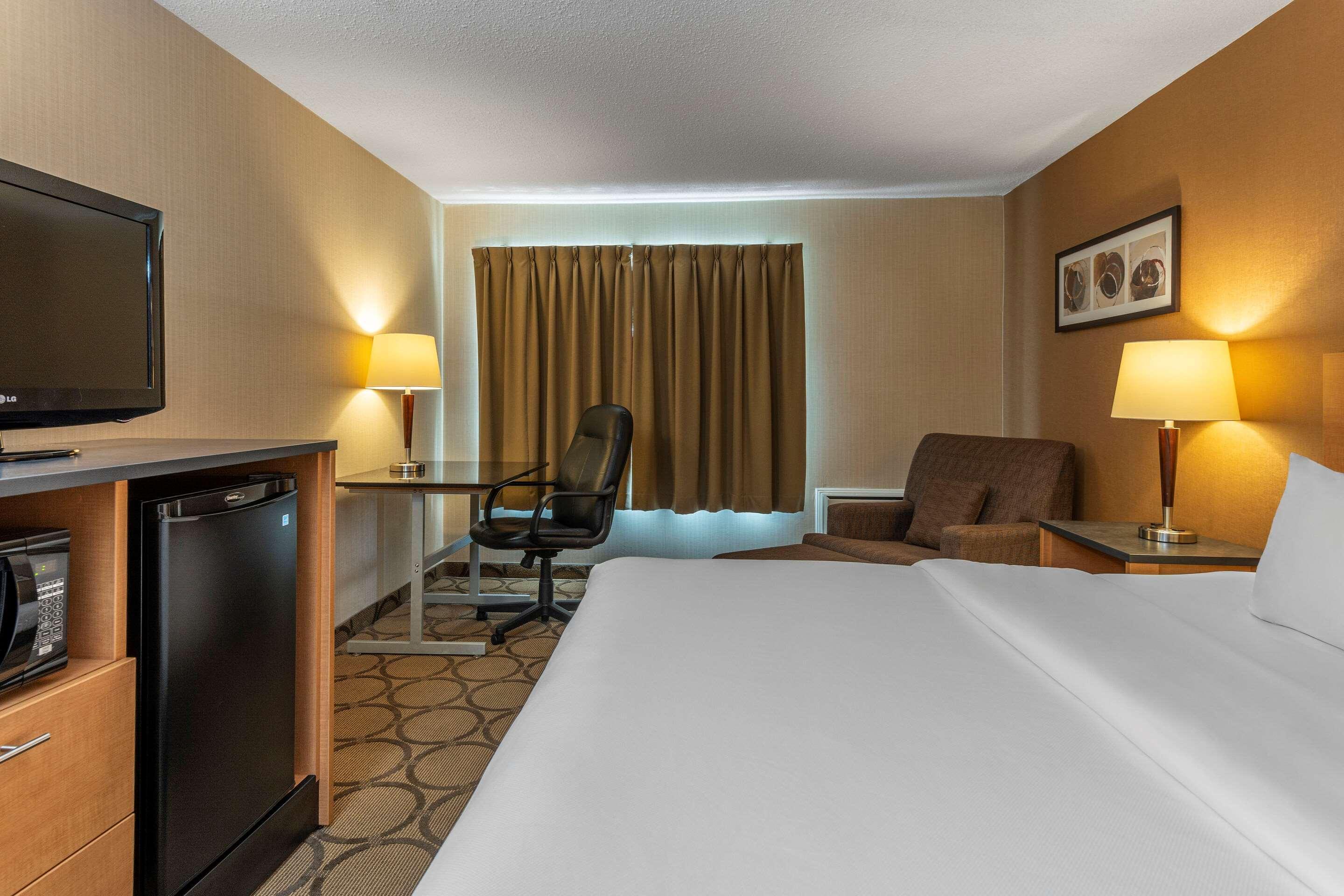 Comfort Inn Sherbrooke Bagian luar foto