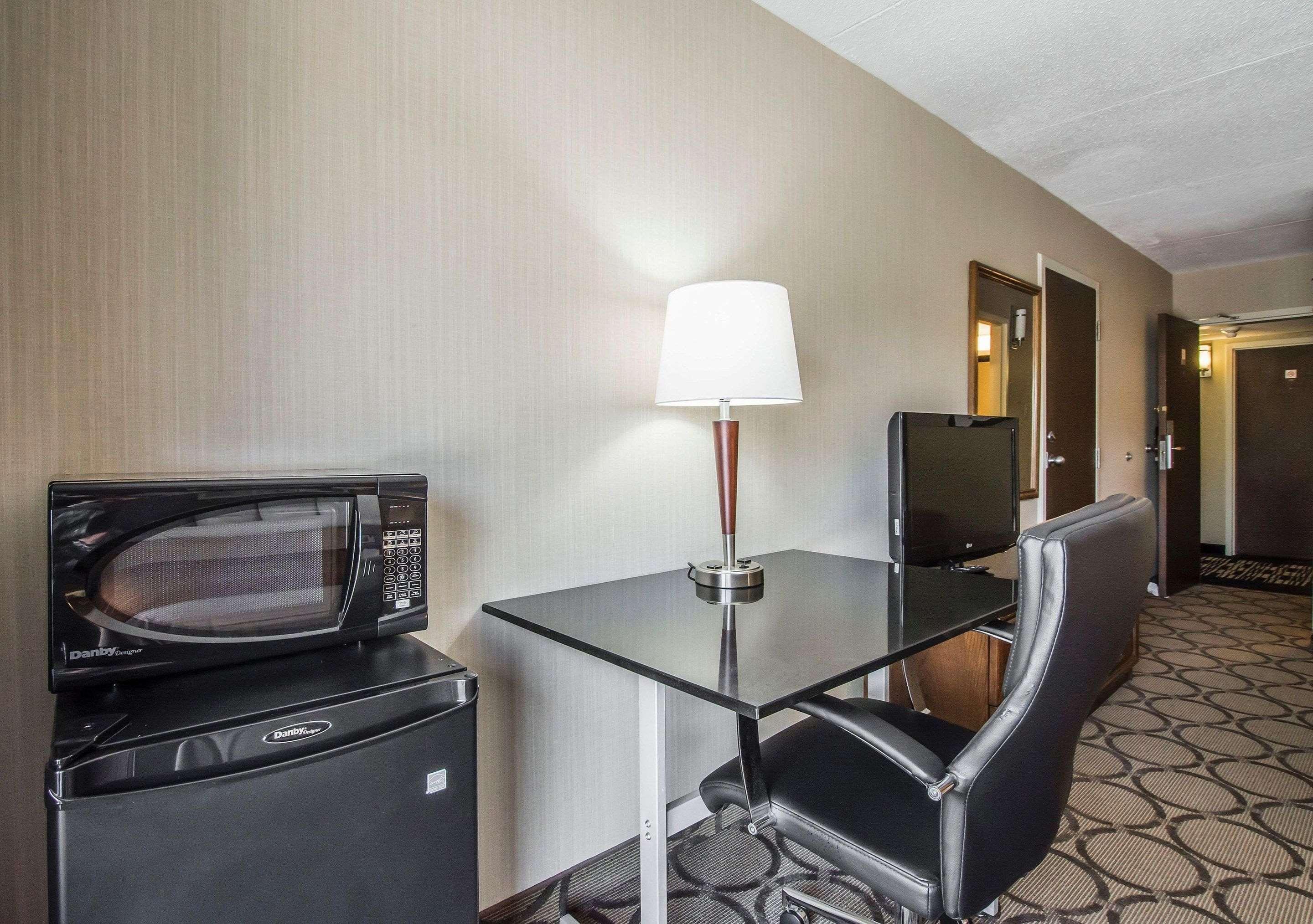 Comfort Inn Sherbrooke Bagian luar foto