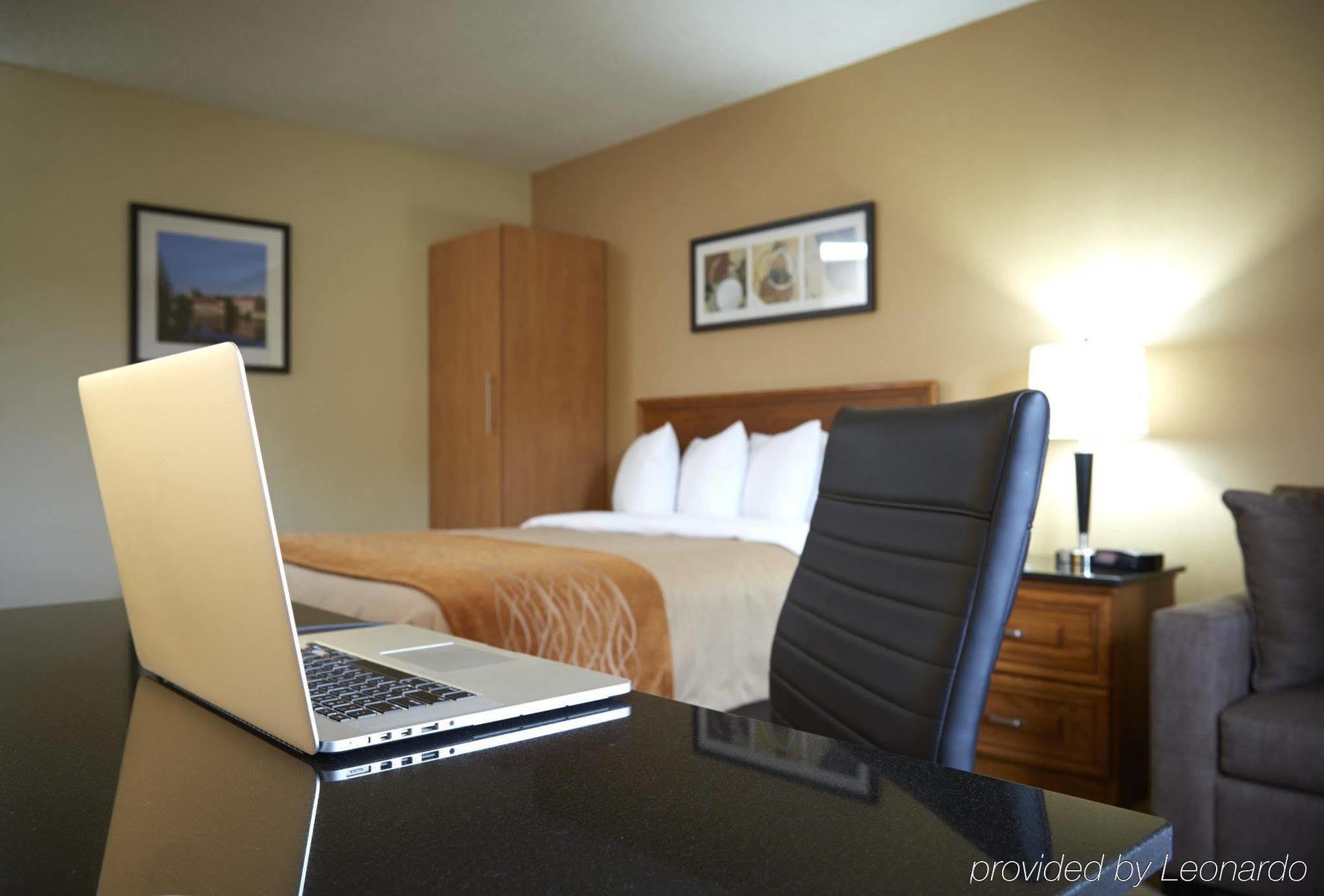 Comfort Inn Sherbrooke Bagian luar foto